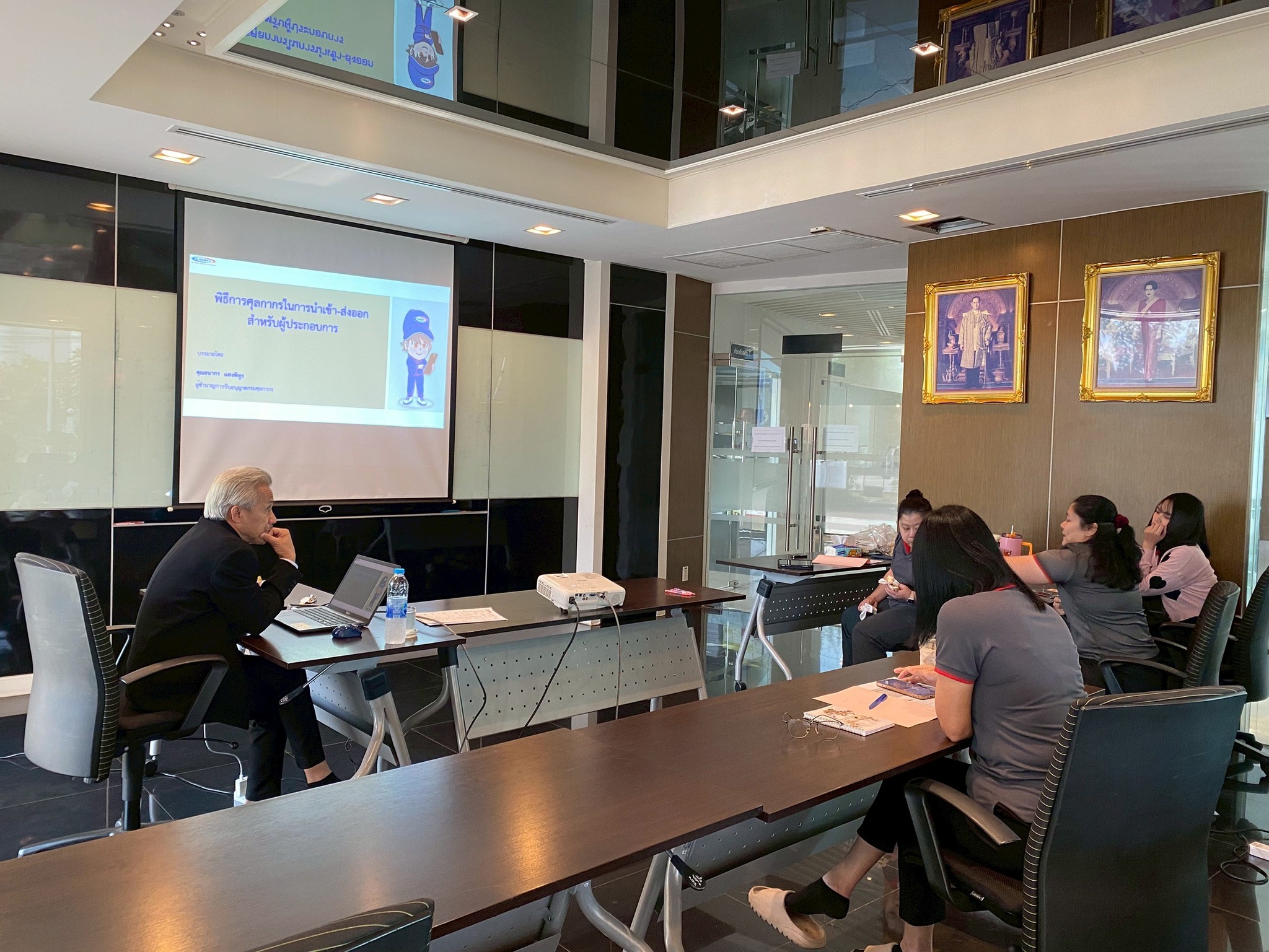 บรรยายโดย คุณธนากร  แสงพิทูร