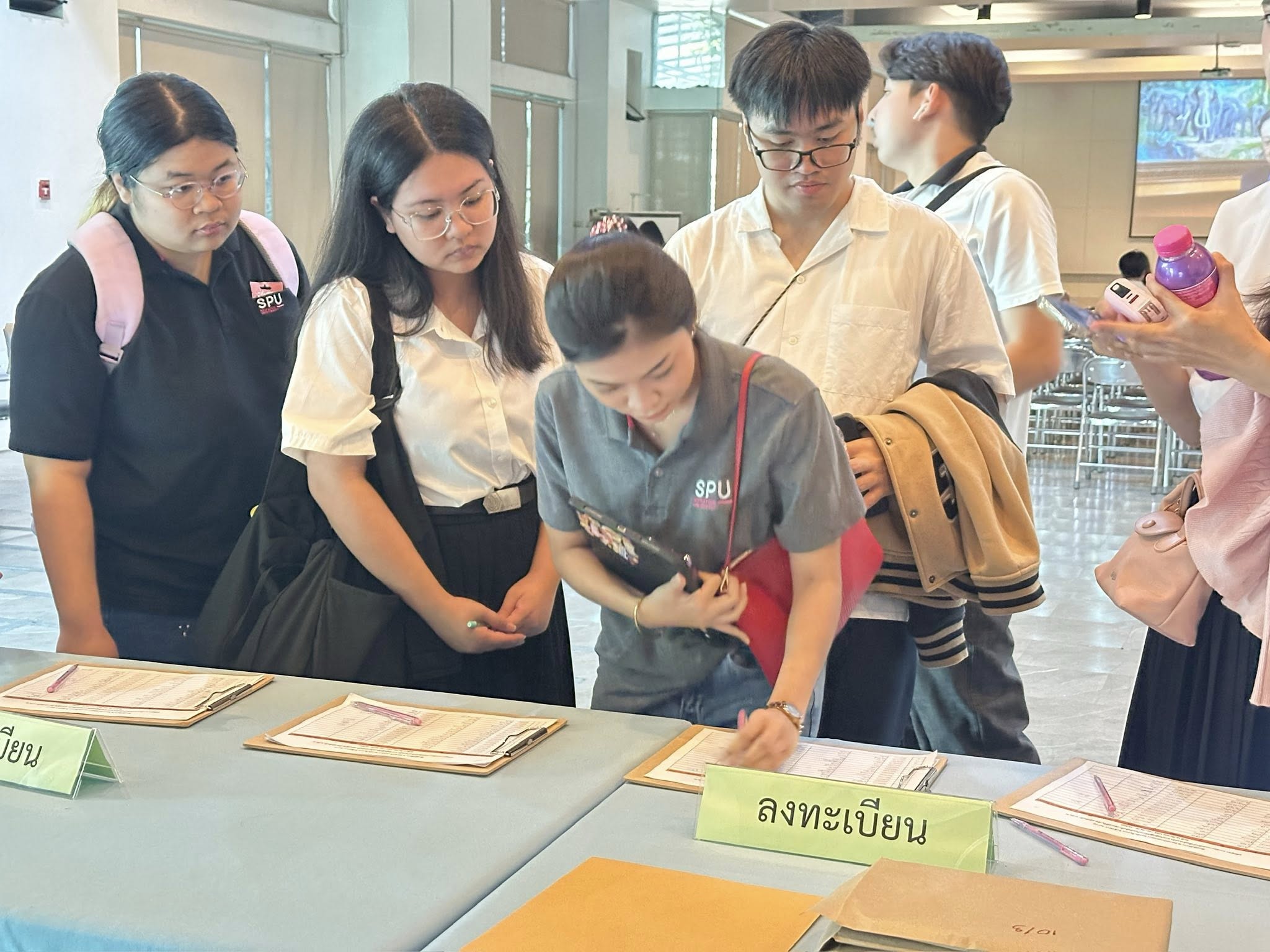 บรรยายภาคทฤษฎี ณ มหาวิทยาลัยศรีปทุม คณะโลจิสติกส์และซัพพลายเชน สาขาการจัดการโลจิสติกส์และโซ่อุปทาน จำนวนนักศึกษา 300 คน